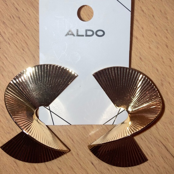Aldo Jewelry - ALDO  Gold Fan-Shaped Earrings - NWT